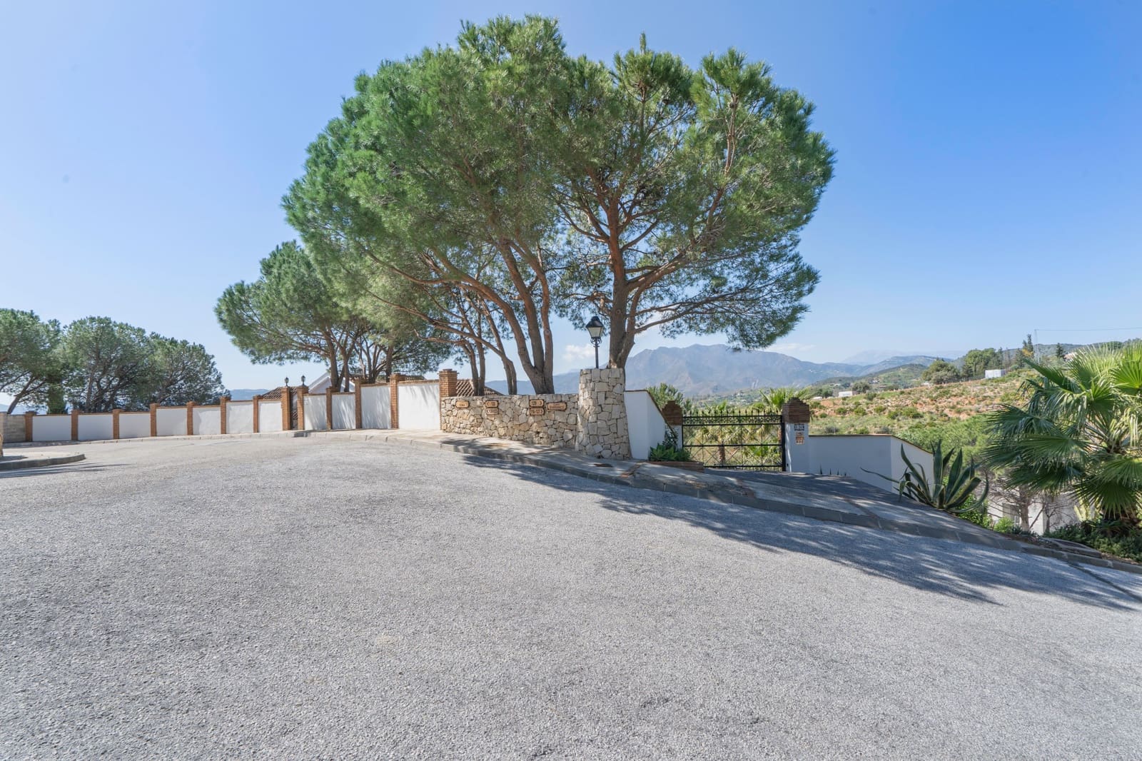 4 soveværelse Villa til salg i Mijas med swimmingpool - € 1.450.000 (Ref: 9681396)