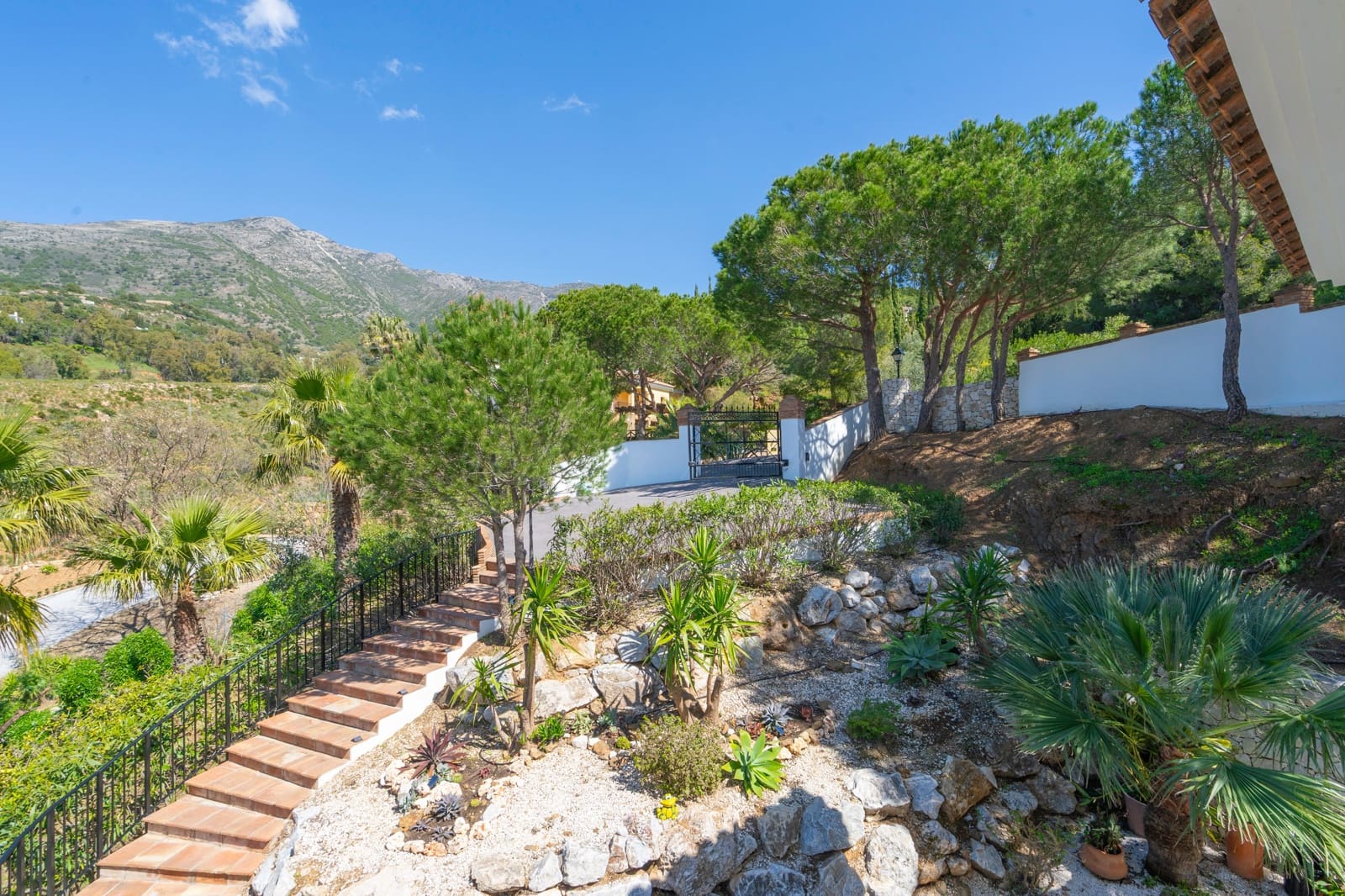 4 soveværelse Villa til salg i Mijas med swimmingpool - € 1.450.000 (Ref: 9681396)