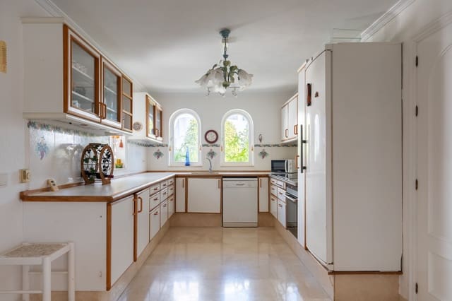 Chalet de 5 habitaciones en Calahonda, Mijas en venta con piscina - 2.200.000 € (Ref: 9685790)