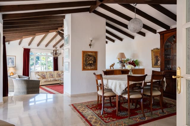 Chalet de 5 habitaciones en Calahonda, Mijas en venta con piscina - 2.200.000 € (Ref: 9685790)