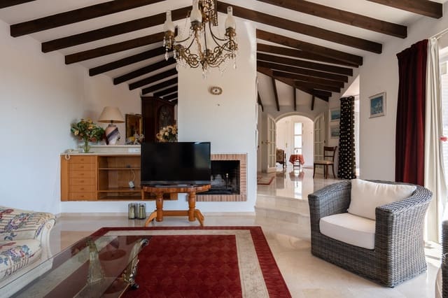 Chalet de 5 habitaciones en Calahonda, Mijas en venta con piscina - 2.200.000 € (Ref: 9685790)