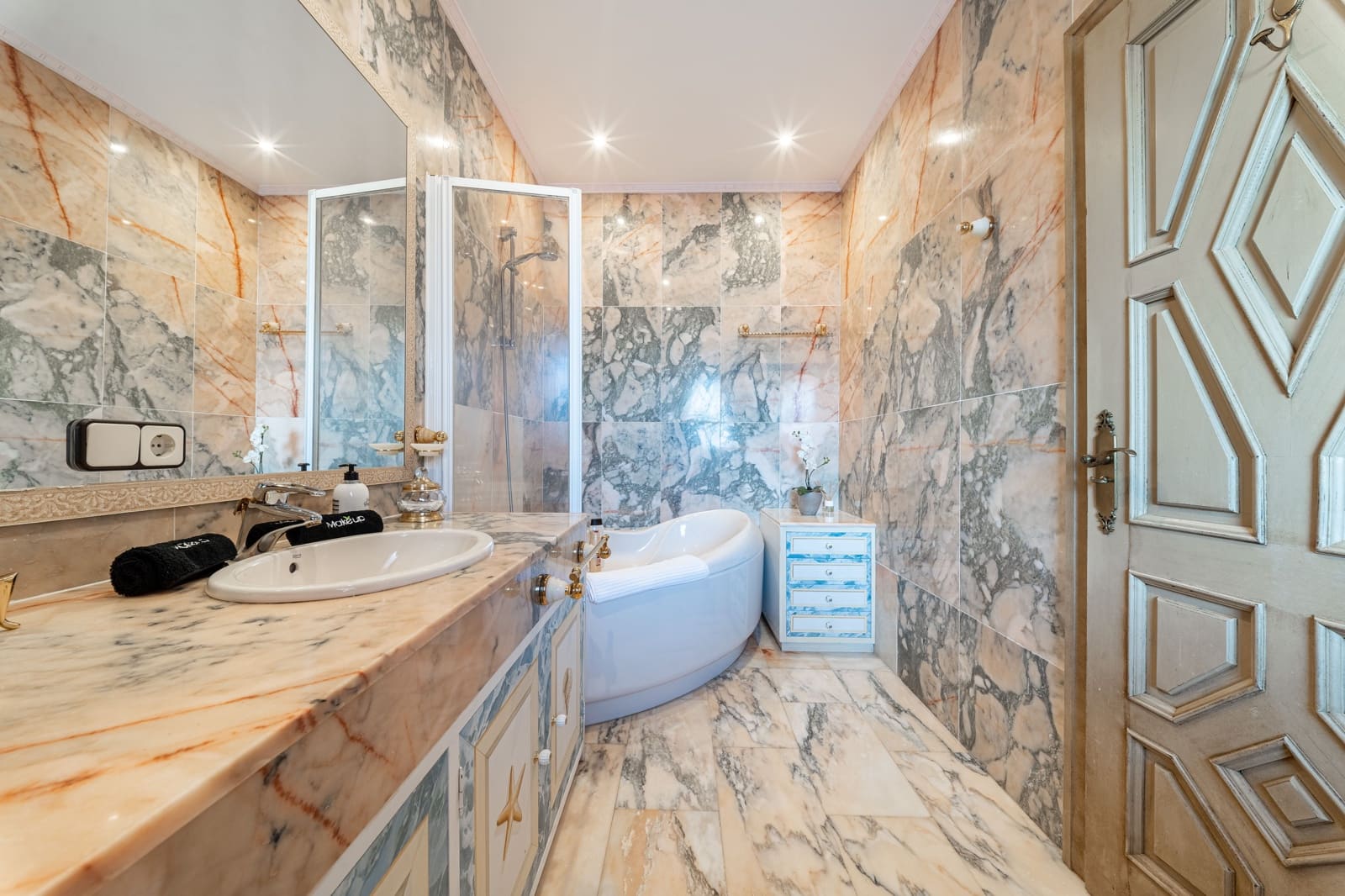 9 quarto Casa em Banda para venda em Benahavis com piscina - 11 900 000 € (Ref: 9696883)