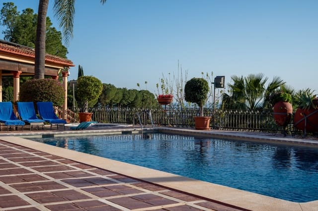 9 soveværelse Byhus til salg i El Paraíso, Benahavís med swimmingpool - € 11.900.000 (Ref: 9696883)