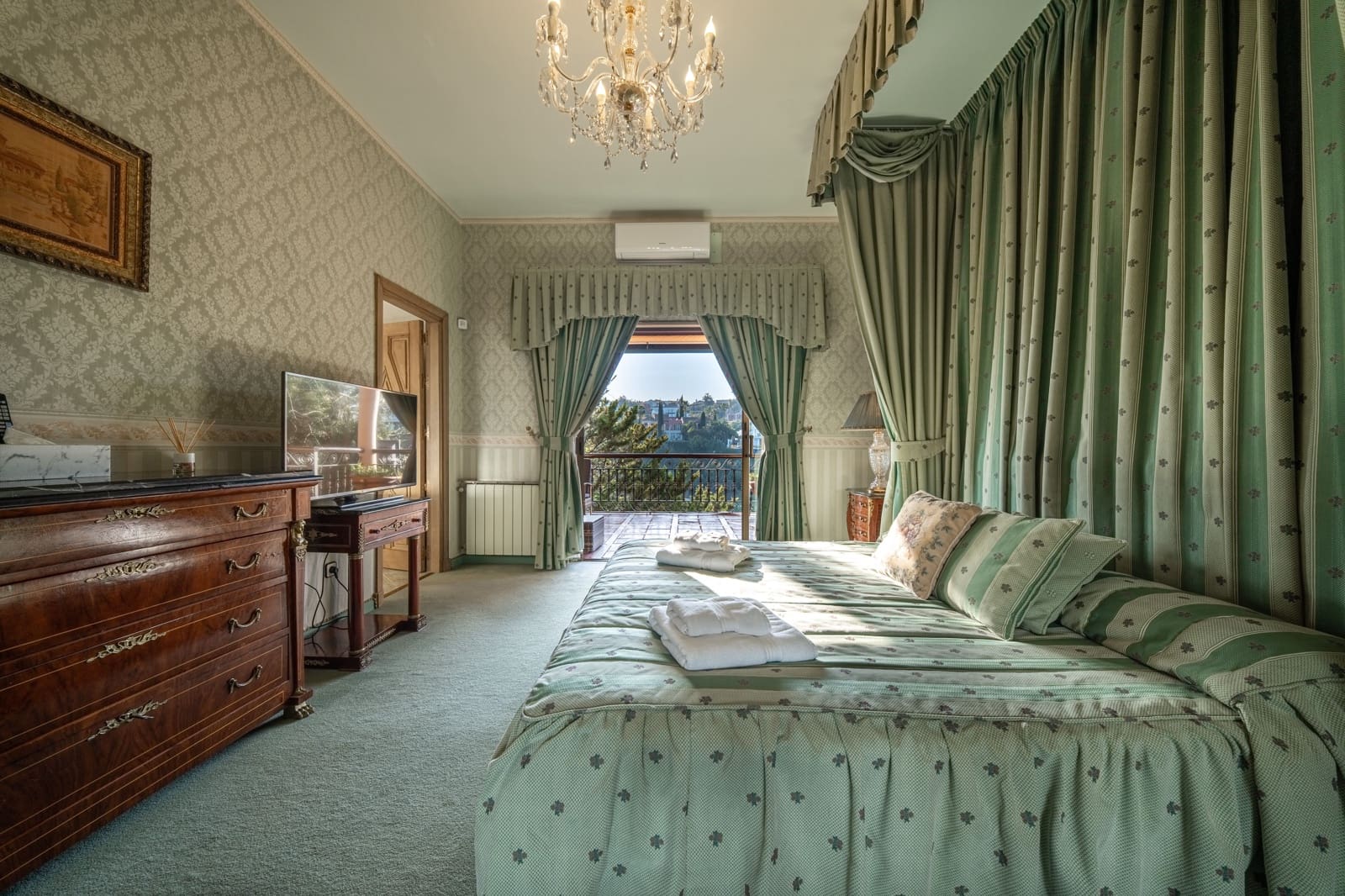 9 quarto Casa em Banda para venda em Benahavis com piscina - 11 900 000 € (Ref: 9696883)