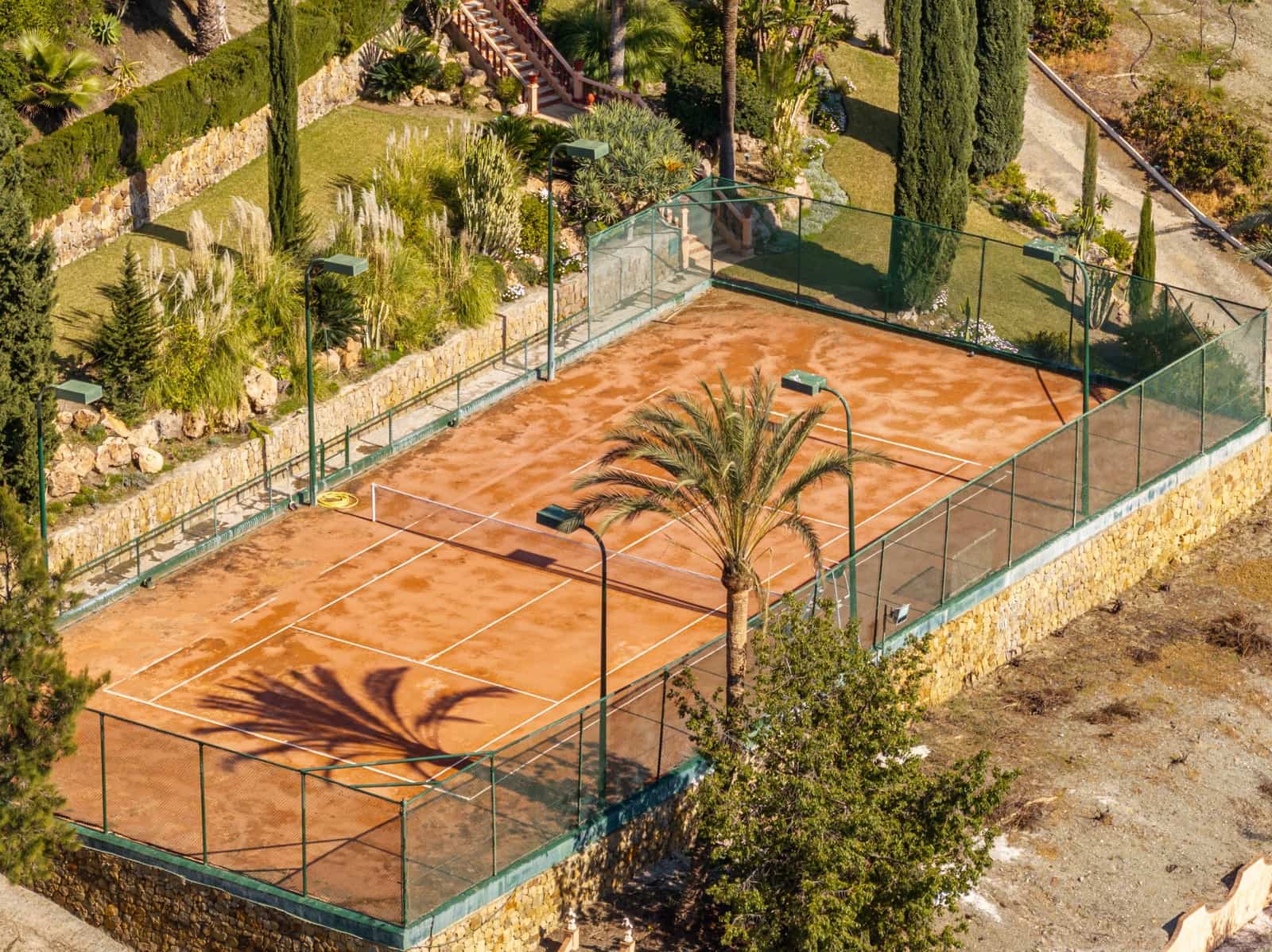 9 bedroom Townhouse for sale in Benahavis with pool garage - € 11,900,000 (Ref: 9696883)