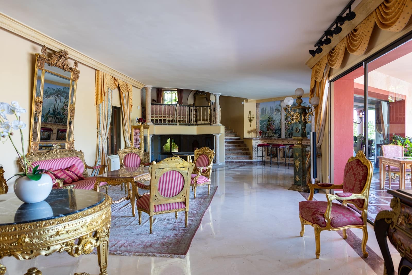 9 bedroom Townhouse for sale in Benahavis with pool garage - € 11,900,000 (Ref: 9696883)