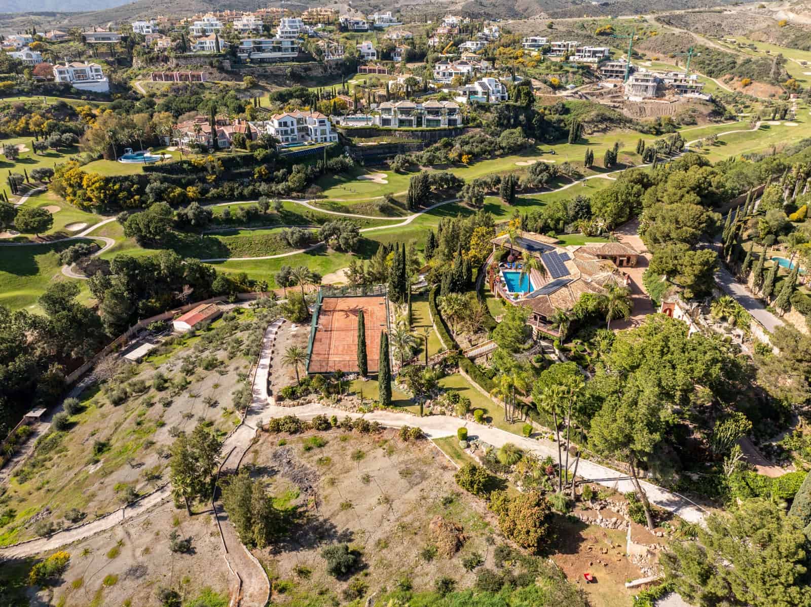 9 bedroom Townhouse for sale in Benahavis with pool garage - € 11,900,000 (Ref: 9696883)