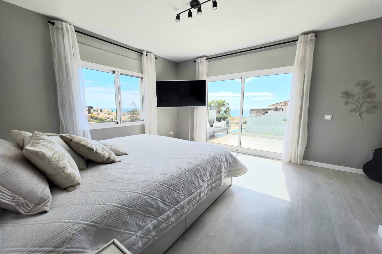 4 chambre Maison de Ville à vendre à Fuengirola avec piscine - 1 295 000 € (Ref: 9699244)