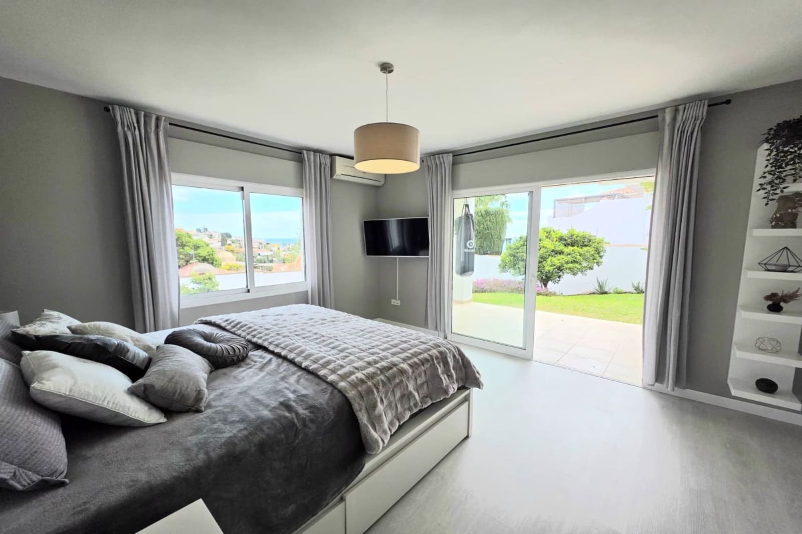 4 chambre Maison de Ville à vendre à Fuengirola avec piscine - 1 295 000 € (Ref: 9699244)