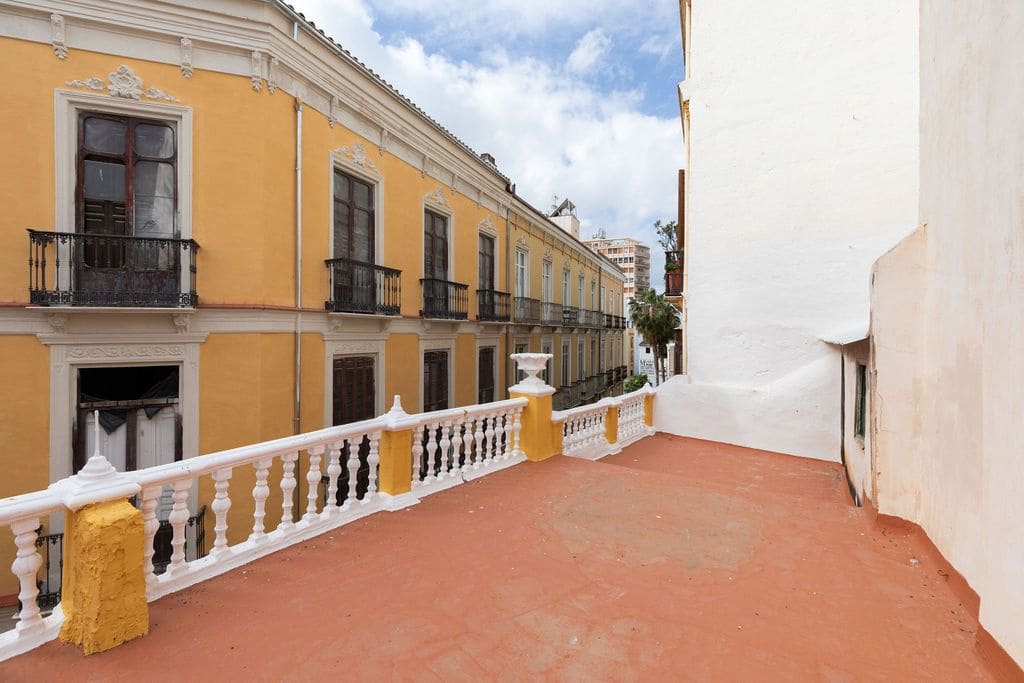 Byhus til salg i Malaga by - € 1.295.000 (Ref: 9699783)