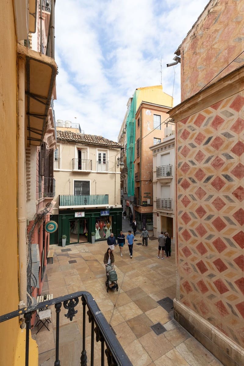 Byhus til salg i Malaga by - € 1.295.000 (Ref: 9699783)