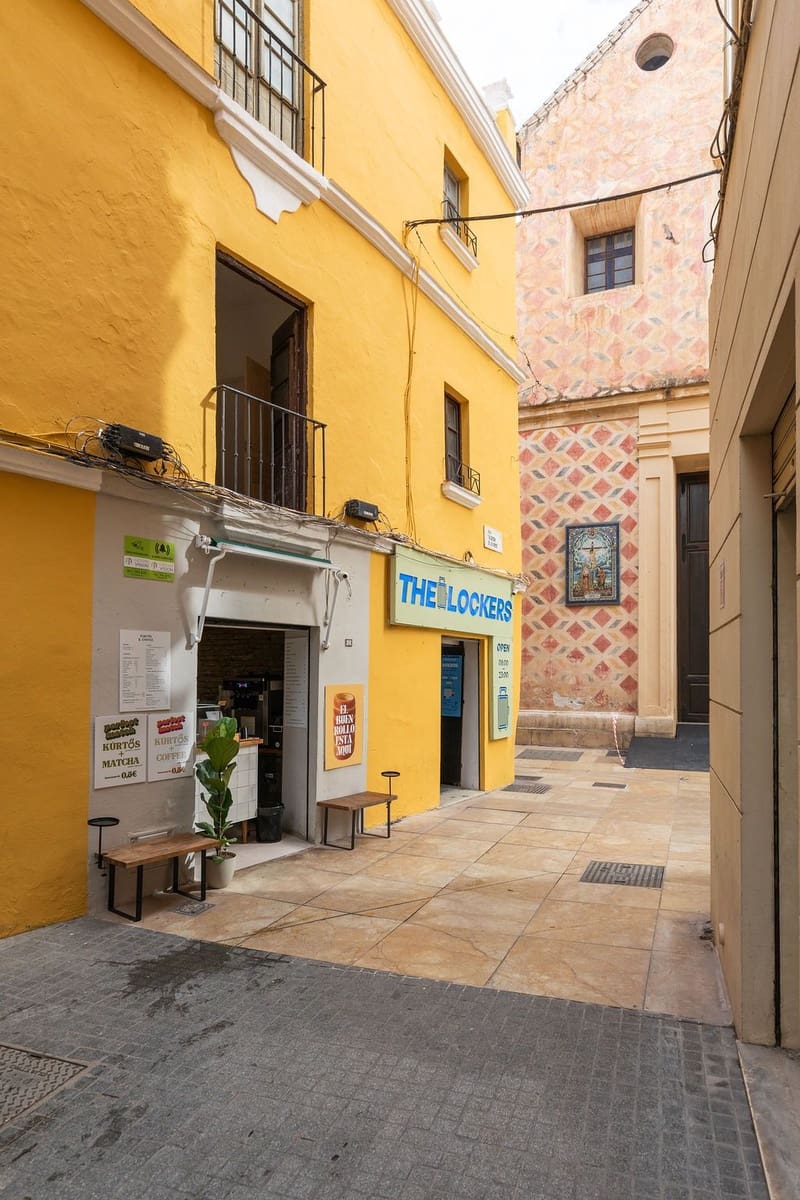 Byhus til salg i Malaga by - € 1.295.000 (Ref: 9699783)