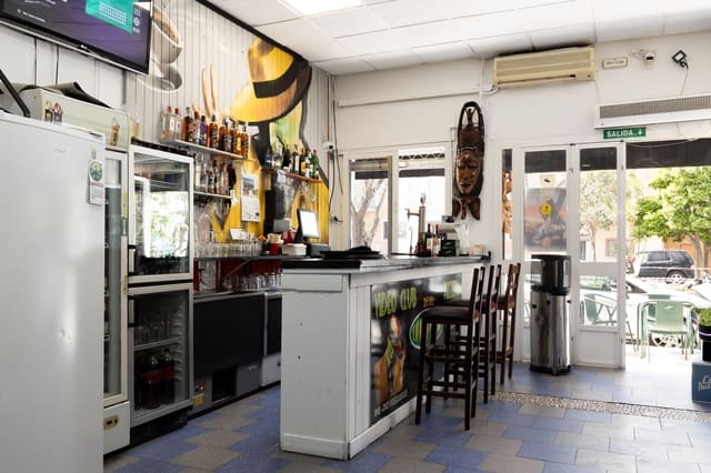 Gewerbe zu verkaufen in San Pedro de Alcántara Pueblo, Marbella - 265.000 € (Ref: 9702465)