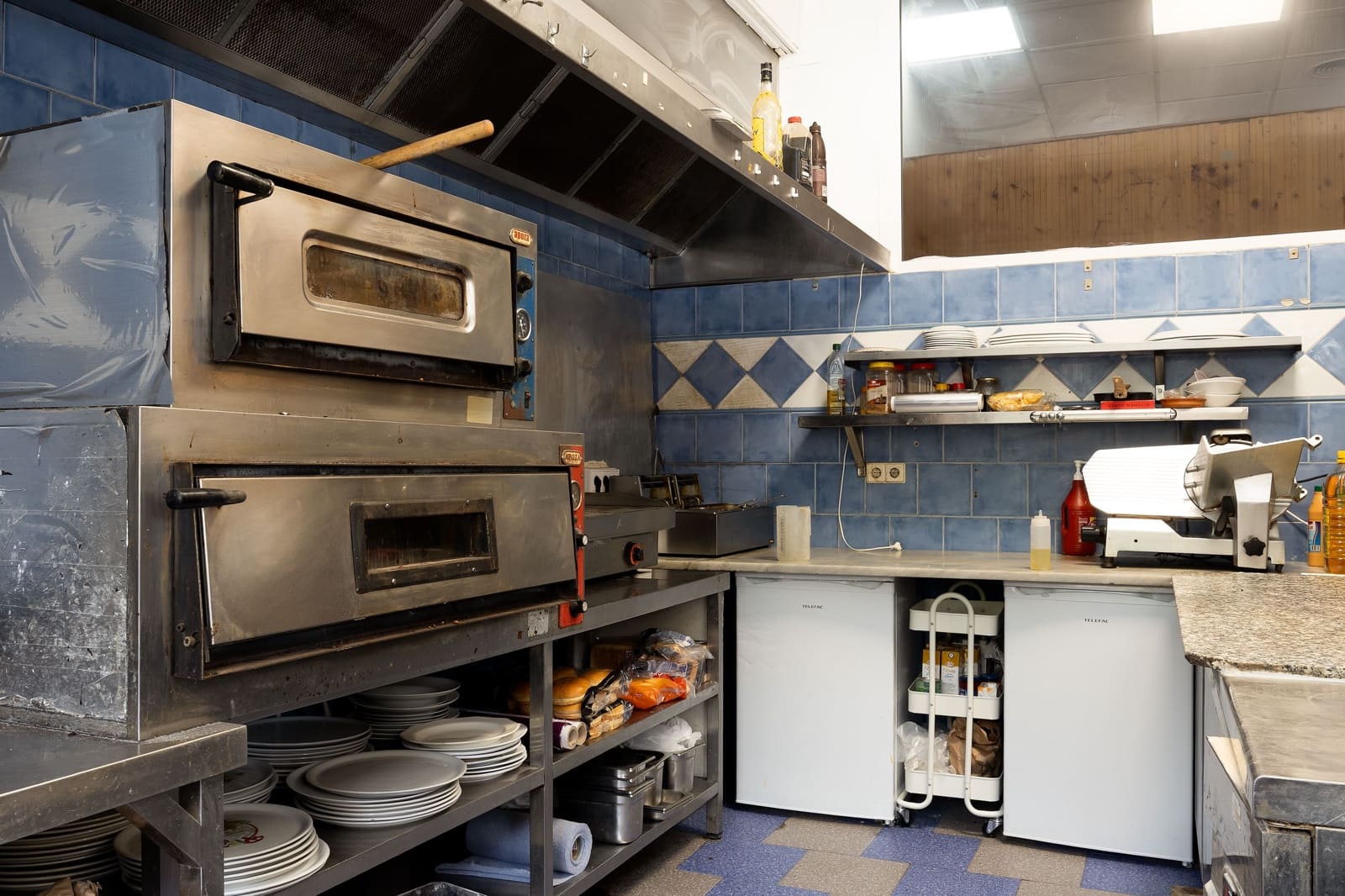 Gewerbe zu verkaufen in San Pedro de Alcantara - 265.000 € (Ref: 9702465)