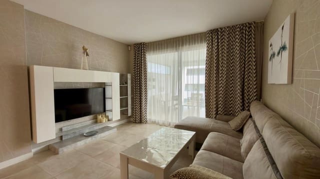 Appartement de 2 chambres à louer à Estepona - 2 600 € (Ref: 9709253)