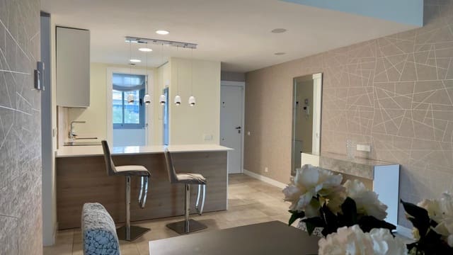 Appartement de 2 chambres à louer à Estepona - 2 600 € (Ref: 9709253)