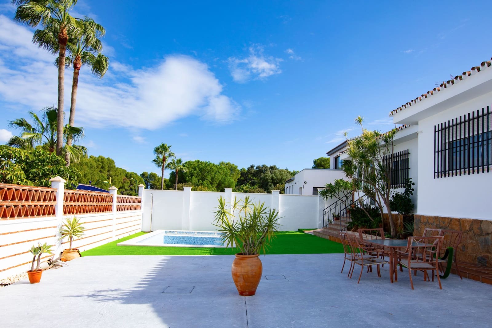 3 bedroom Townhouse for sale in Alhaurin de la Torre with pool - € 890,000 (Ref: 9713865)