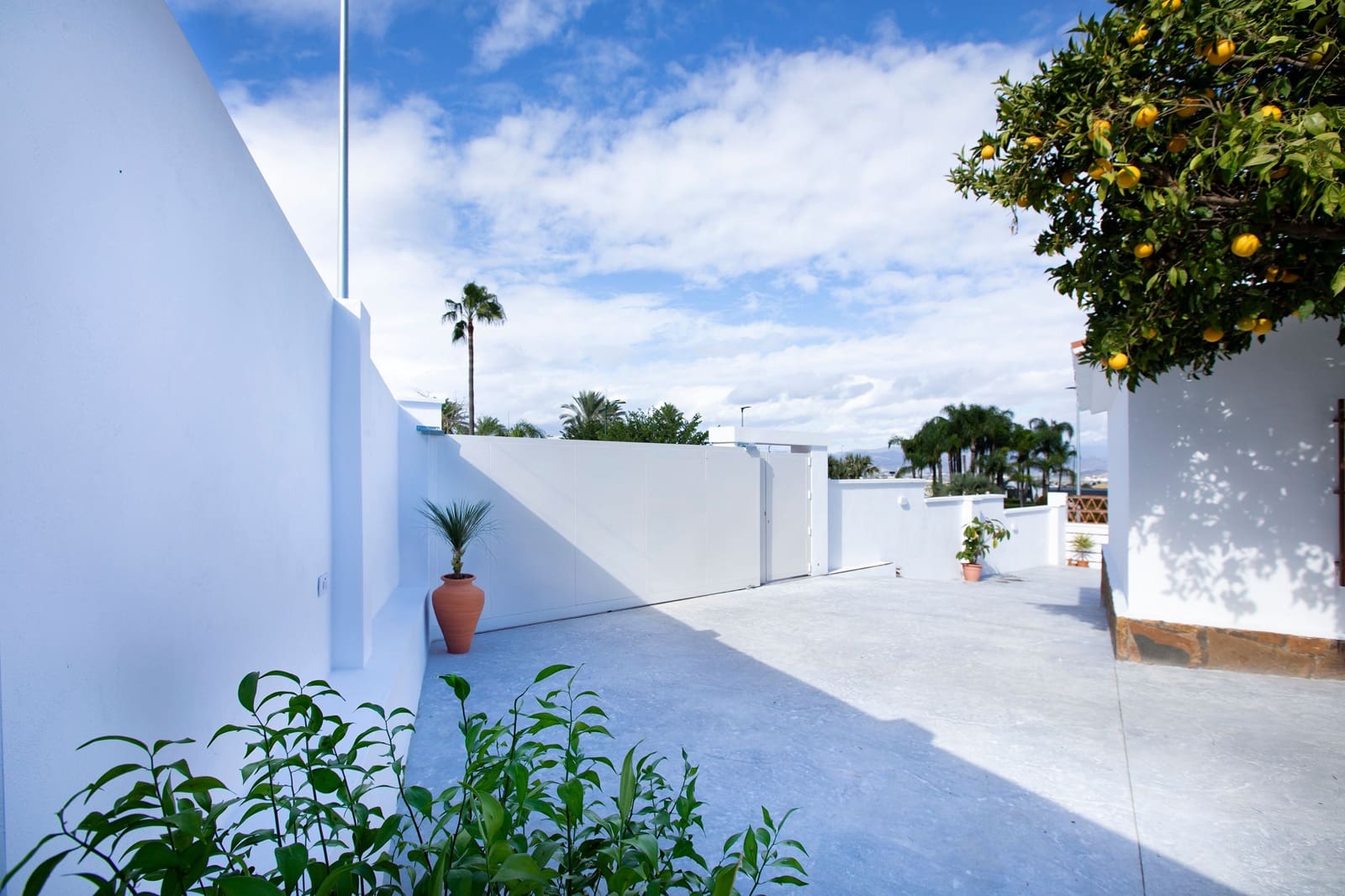 3 bedroom Townhouse for sale in Alhaurin de la Torre with pool - € 890,000 (Ref: 9713865)