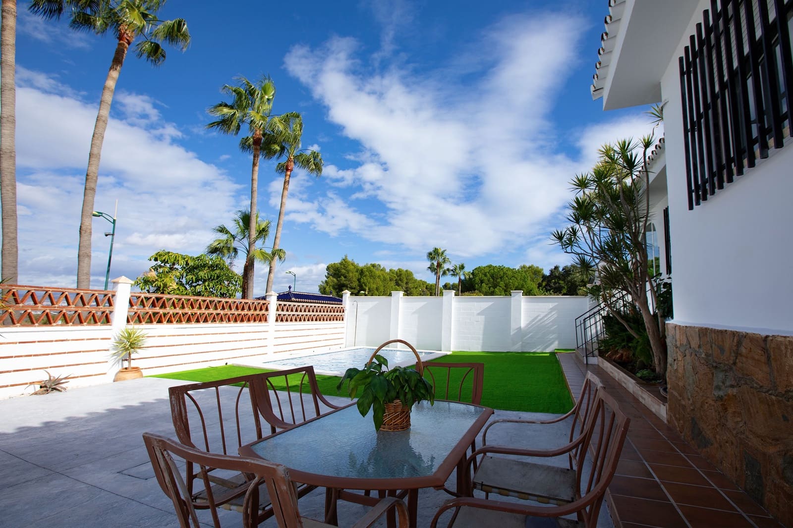 3 bedroom Townhouse for sale in Alhaurin de la Torre with pool - € 890,000 (Ref: 9713865)