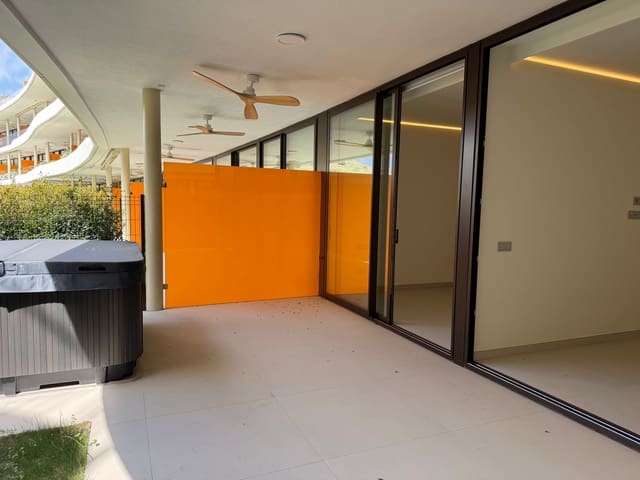 2 makuuhuone Huoneisto myytävänä paikassa Torreblanca, Fuengirola mukana uima-altaan - 599 000 € (Ref: 9714311)