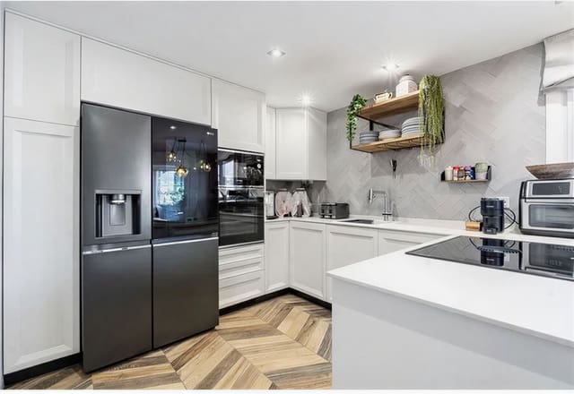 3 makuuhuone Huoneisto myytävänä paikassa Benalmádena mukana uima-altaan - 774 000 € (Ref: 9715455)