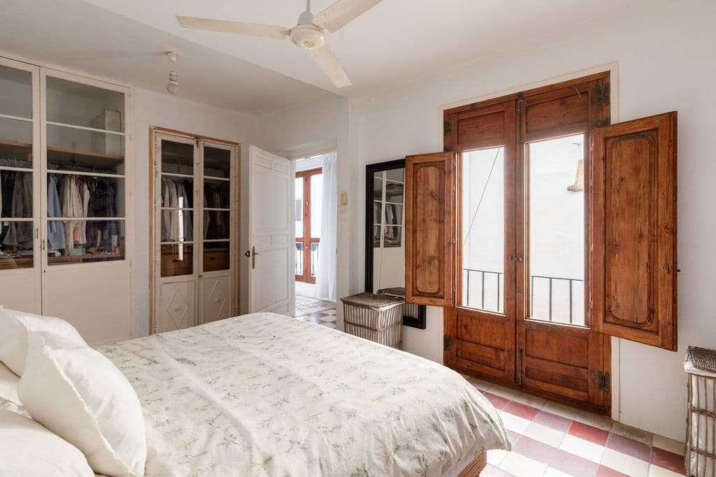 8 bedroom Townhouse for sale in Malaga city - € 1,749,000 (Ref: 9715607)