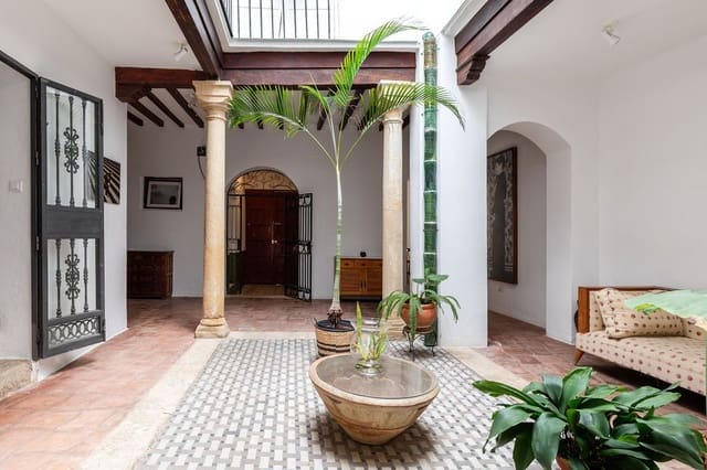 8 sypialnia Dom na sprzedaż w La Goleta, Miasto Málaga - 1 749 000 € (Ref: 9715607)