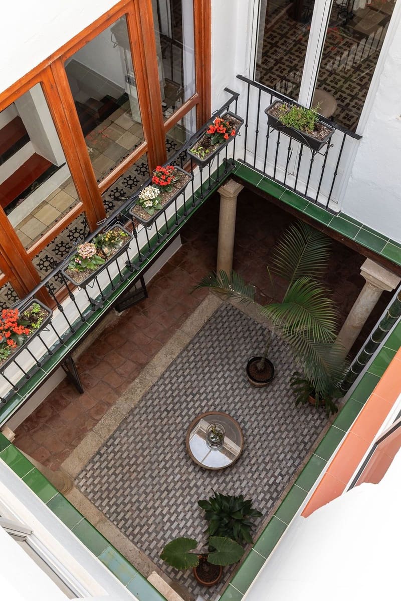 8 bedroom Townhouse for sale in Malaga city - € 1,749,000 (Ref: 9715607)