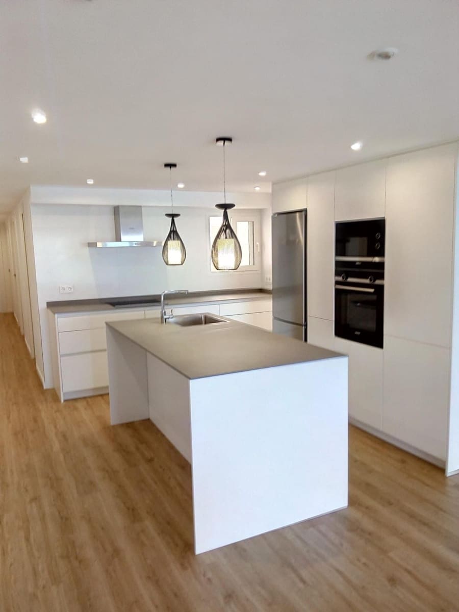 3 bedroom Apartment for rent in Palma de Mallorca - € 3,000 (Ref: 9716665)