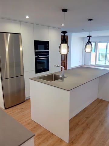 3 bedroom Apartment for rent in L'Arenal, Palma de Mallorca - € 3,000 (Ref: 9716665)