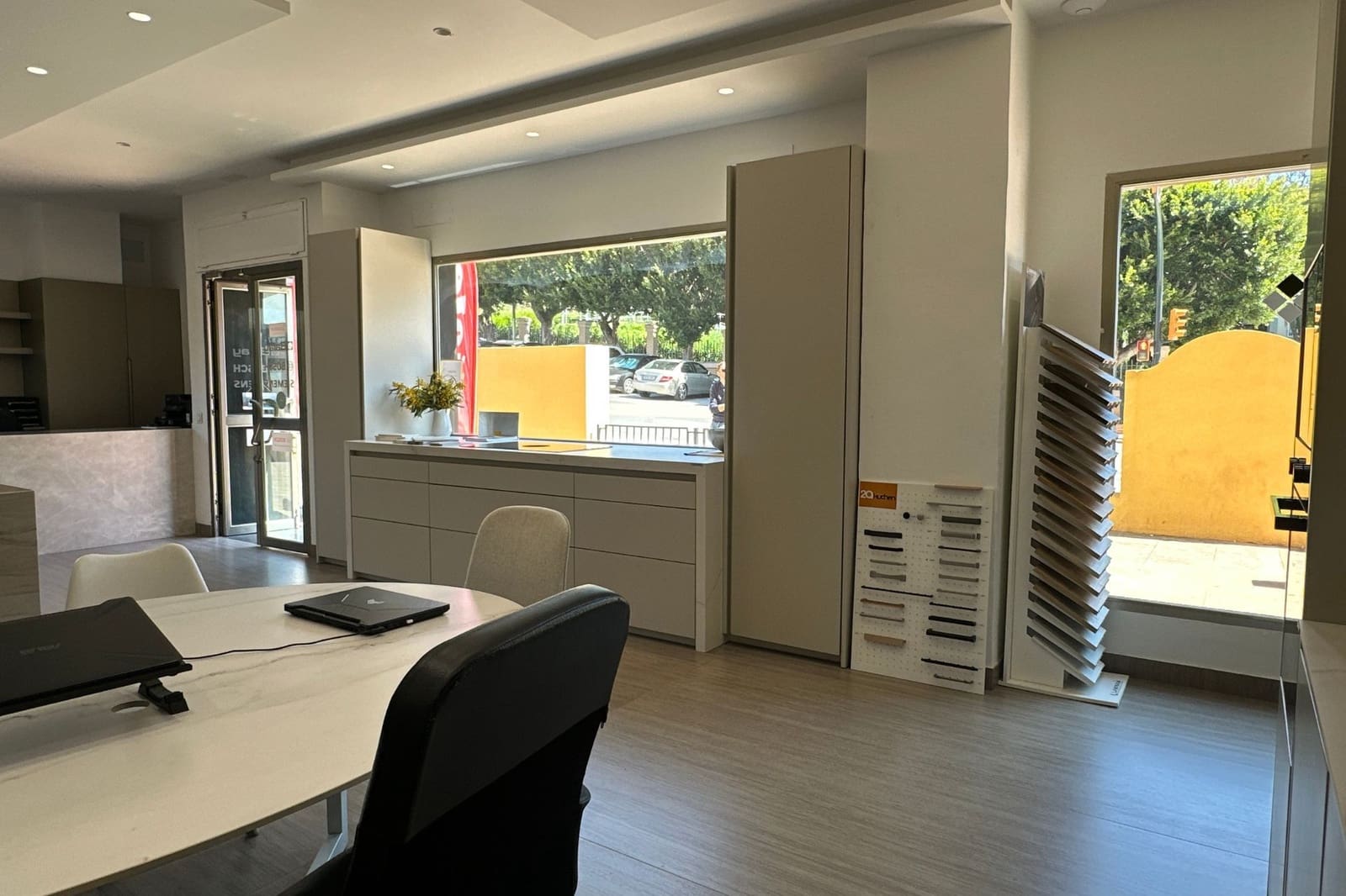 Commercial for sale in Benalmadena - € 320,000 (Ref: 9719201)