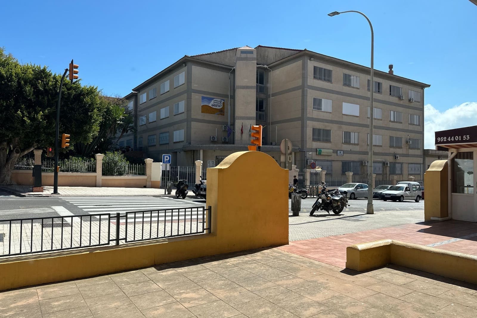 Commercial for sale in Benalmadena - € 320,000 (Ref: 9719201)