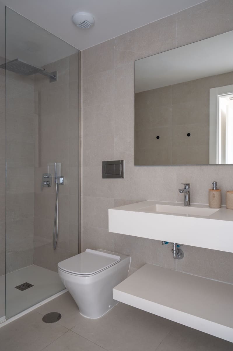 2 bedroom Apartment for sale in Mijas Costa with pool - € 520,000 (Ref: 9719777)