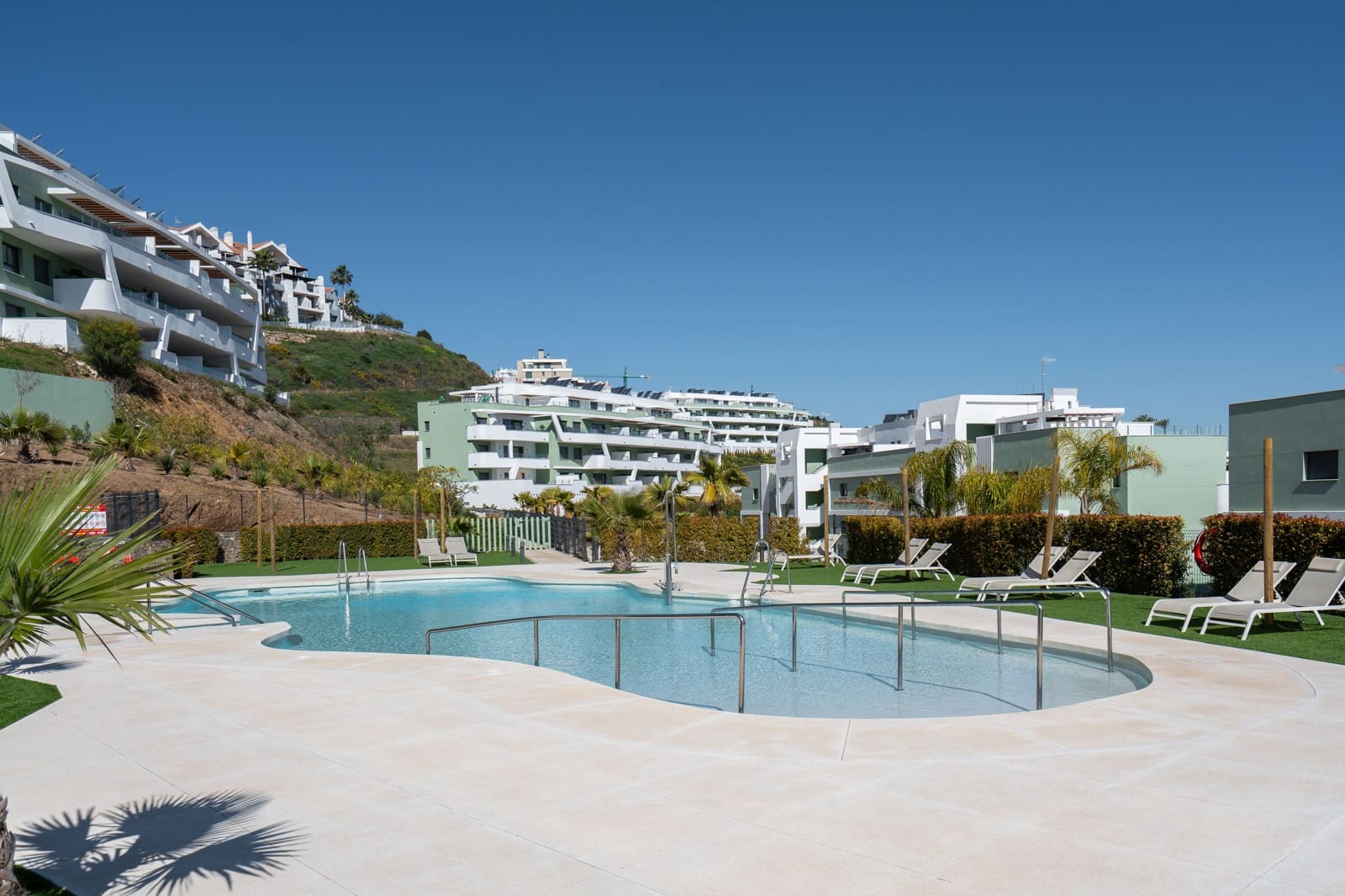 2 bedroom Apartment for sale in Mijas Costa with pool - € 520,000 (Ref: 9719777)