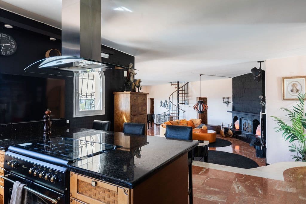 4 quarto Moradia para venda em Fuengirola com piscina - 1 295 000 € (Ref: 9720310)