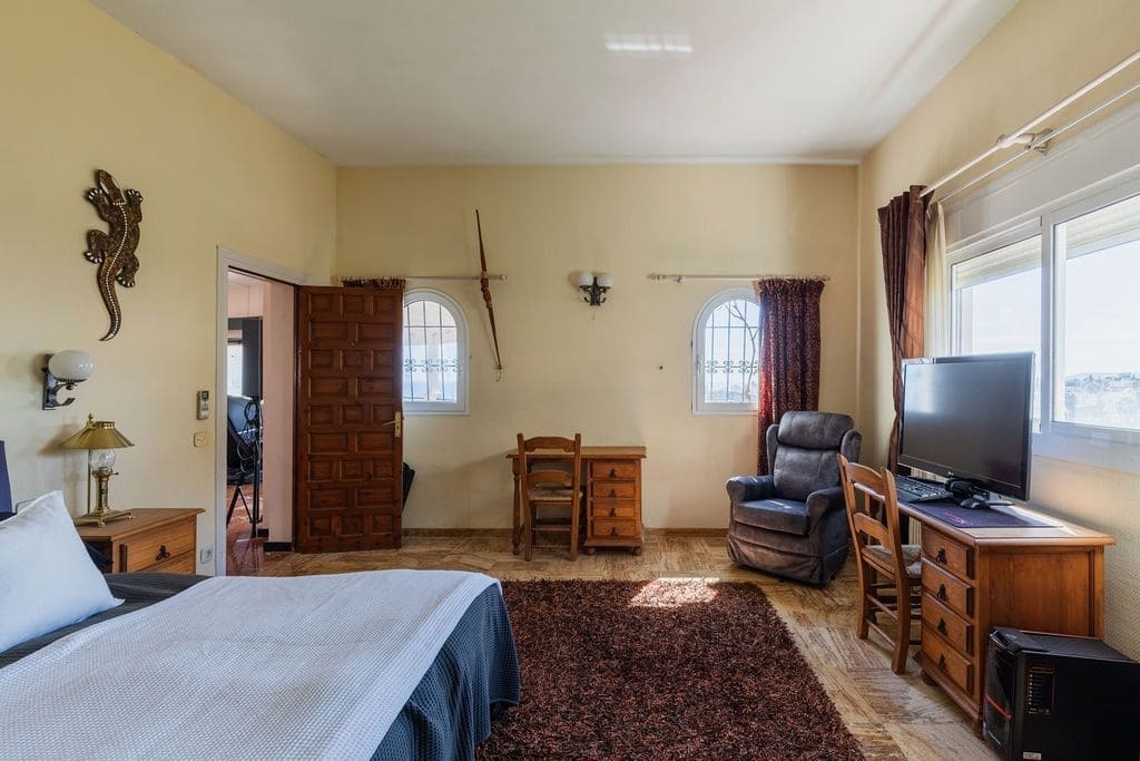 4 quarto Moradia para venda em Fuengirola com piscina - 1 295 000 € (Ref: 9720310)