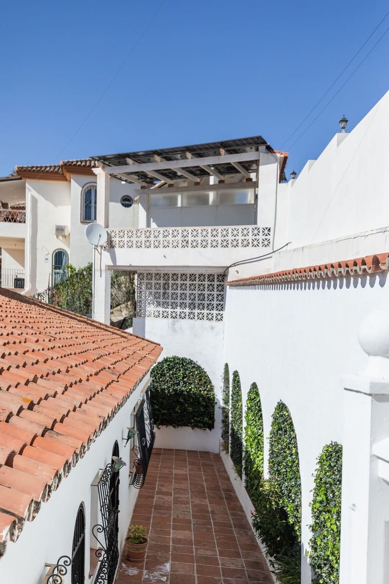 4 quarto Moradia para venda em Fuengirola com piscina - 1 295 000 € (Ref: 9720310)