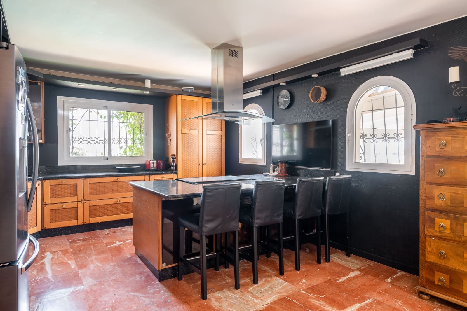 4 soverom Villa til salgs i Fuengirola med svømmebasseng garasje - € 1 195 000 (Ref: 9720310)