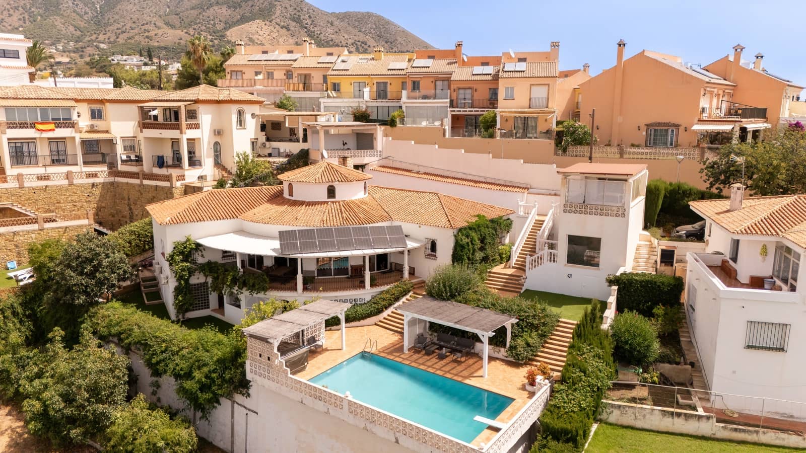 4 soverom Villa til salgs i Fuengirola med svømmebasseng garasje - € 1 195 000 (Ref: 9720310)
