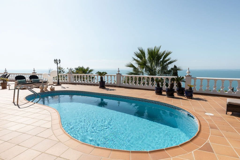 5 bedroom Villa for sale in Benalmadena with pool - € 2,900,000 (Ref: 9722199)