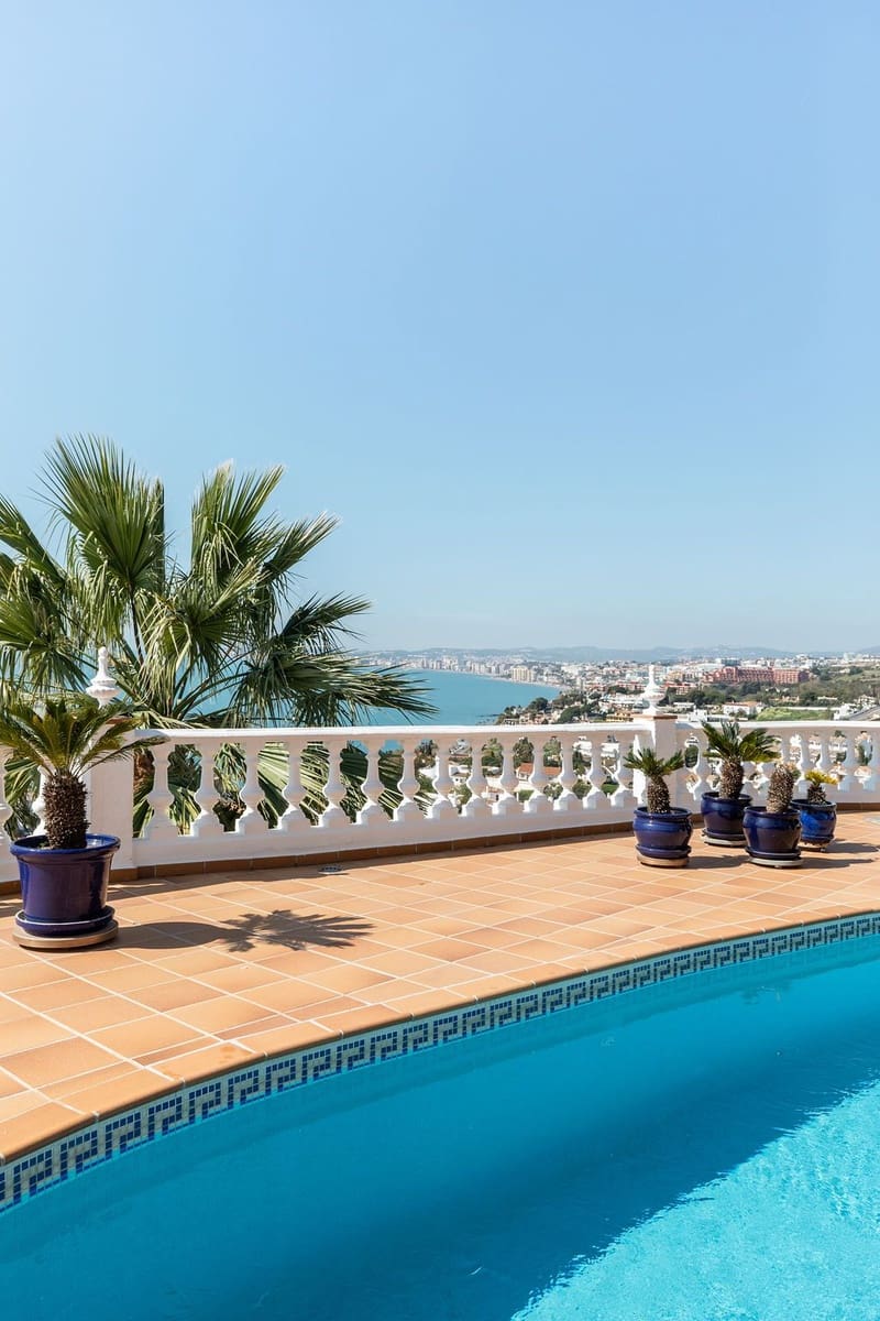 5 bedroom Villa for sale in Benalmadena with pool - € 2,900,000 (Ref: 9722199)