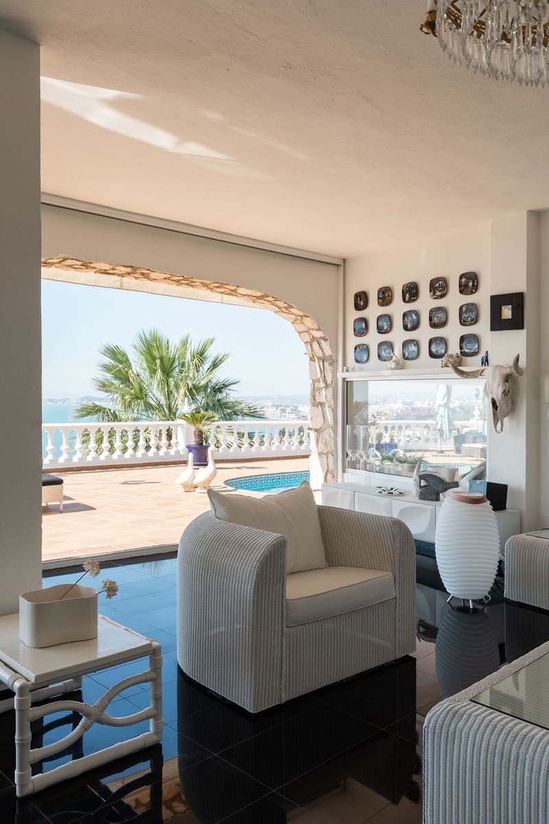 5 bedroom Villa for sale in Benalmadena with pool - € 2,900,000 (Ref: 9722199)