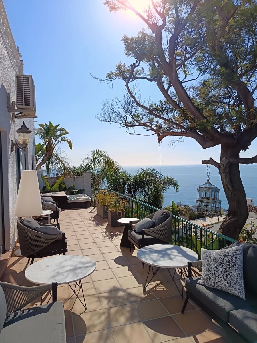 5 bedroom Villa for sale in Benalmadena with pool - € 2,900,000 (Ref: 9722199)