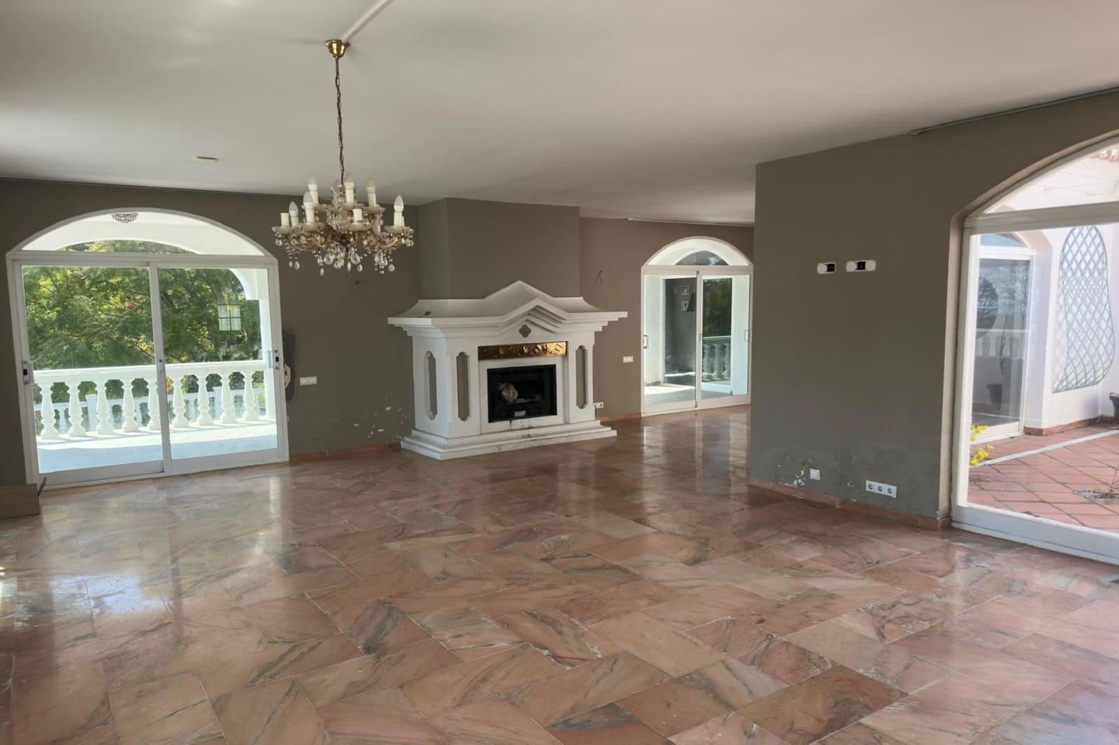 Casa de 4 habitaciones en Benahavís en venta - 1.700.000 € (Ref: 9723828)