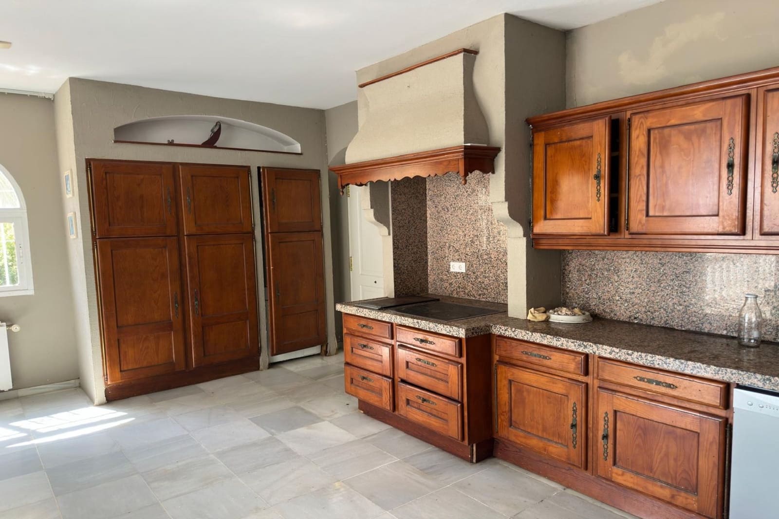 Casa de 4 habitaciones en Benahavís en venta - 1.700.000 € (Ref: 9723828)