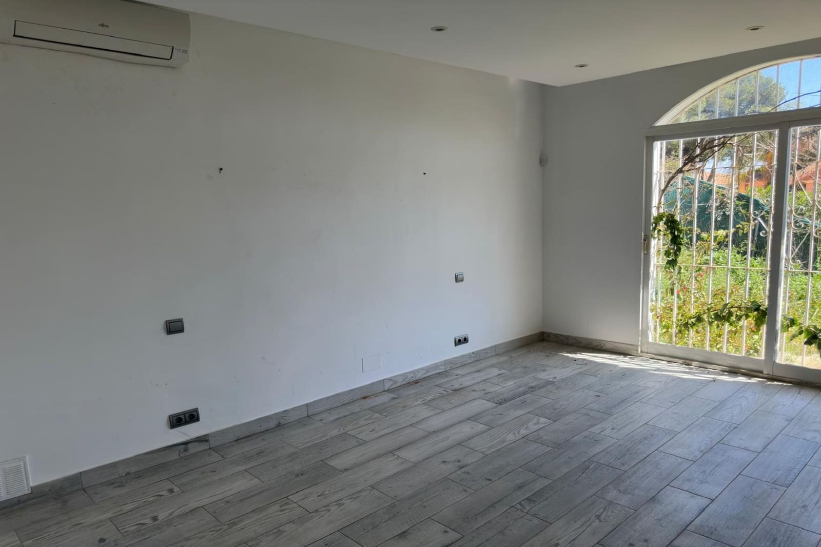 Casa de 4 habitaciones en Benahavís en venta - 1.700.000 € (Ref: 9723828)