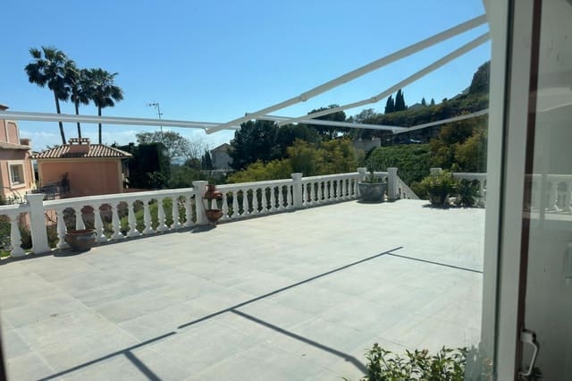 Casa de 4 habitaciones en El Paraíso, Benahavís en venta - 1.700.000 € (Ref: 9723828)