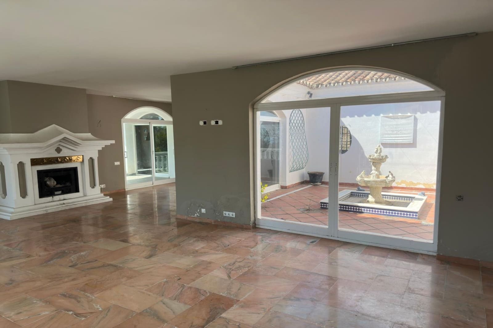 Casa de 4 habitaciones en Benahavís en venta - 1.700.000 € (Ref: 9723828)