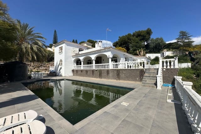 Casa de 4 habitaciones en El Paraíso, Benahavís en venta - 1.700.000 € (Ref: 9723828)