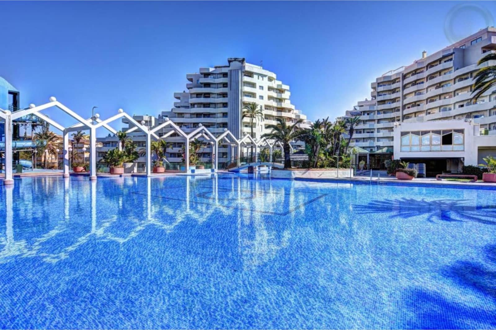 Appartement te koop in Benalmadena met zwembad - € 235.000 (Ref: 9724990)